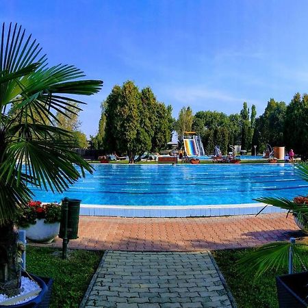 Hotel Forras Komárom Dış mekan fotoğraf