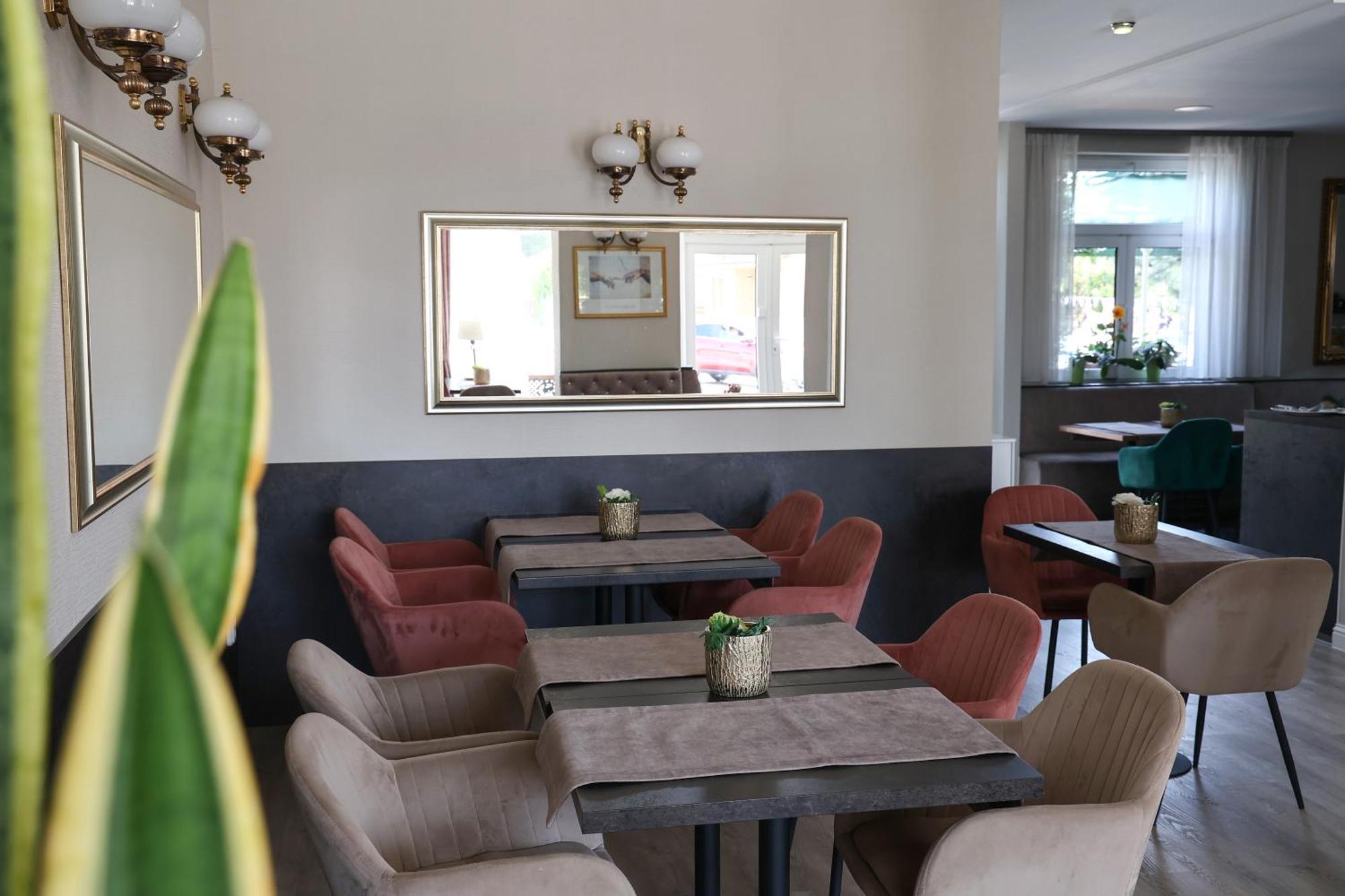 Hotel Forras Komárom Dış mekan fotoğraf