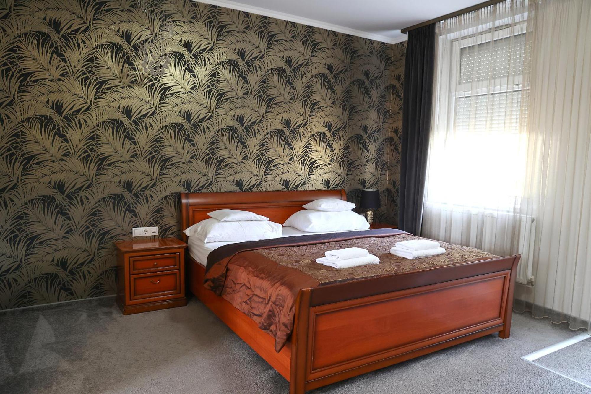Hotel Forras Komárom Dış mekan fotoğraf