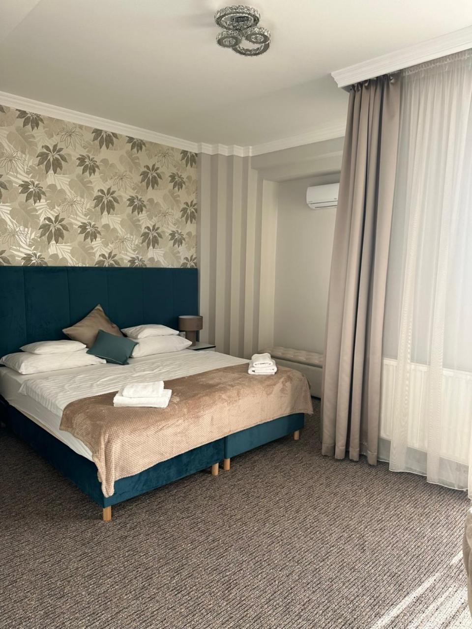 Hotel Forras Komárom Dış mekan fotoğraf