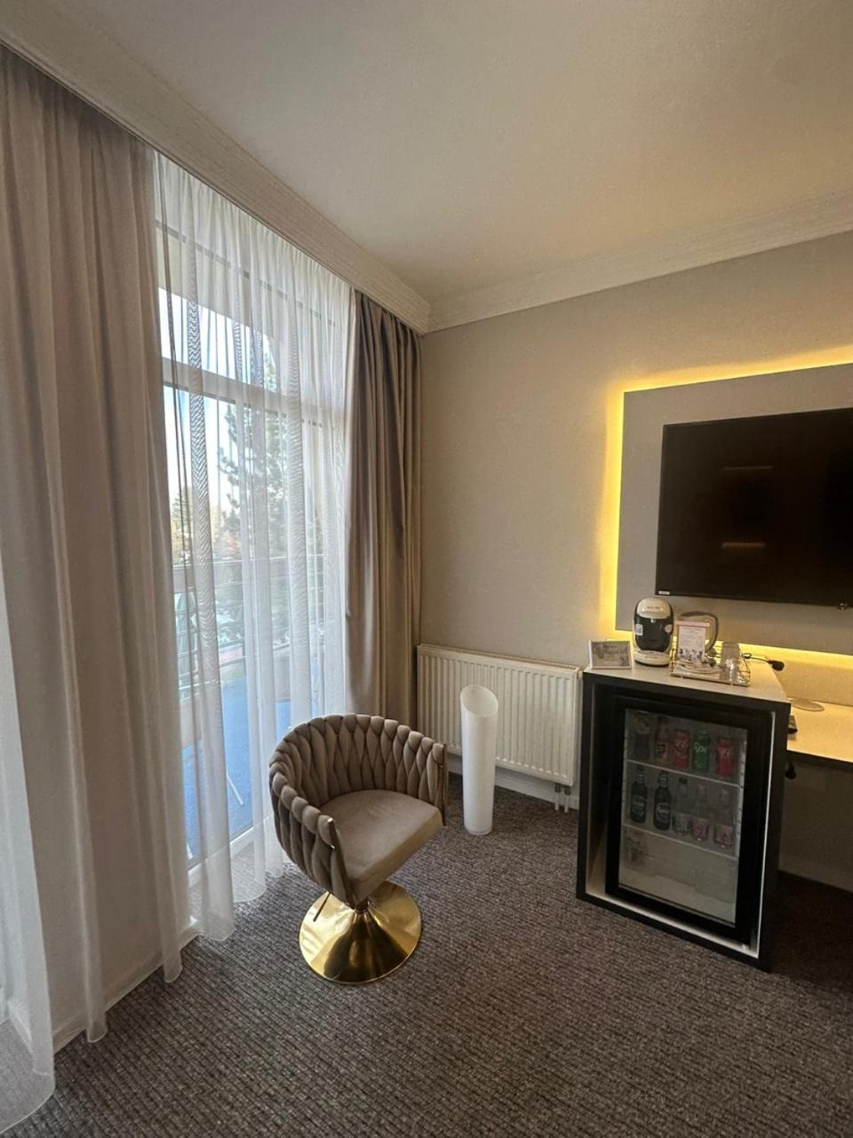 Hotel Forras Komárom Dış mekan fotoğraf