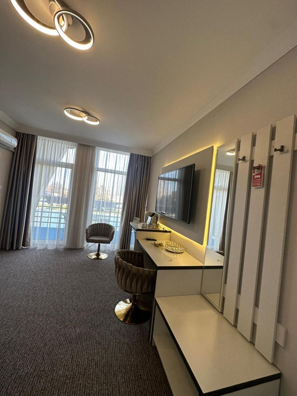 Hotel Forras Komárom Dış mekan fotoğraf
