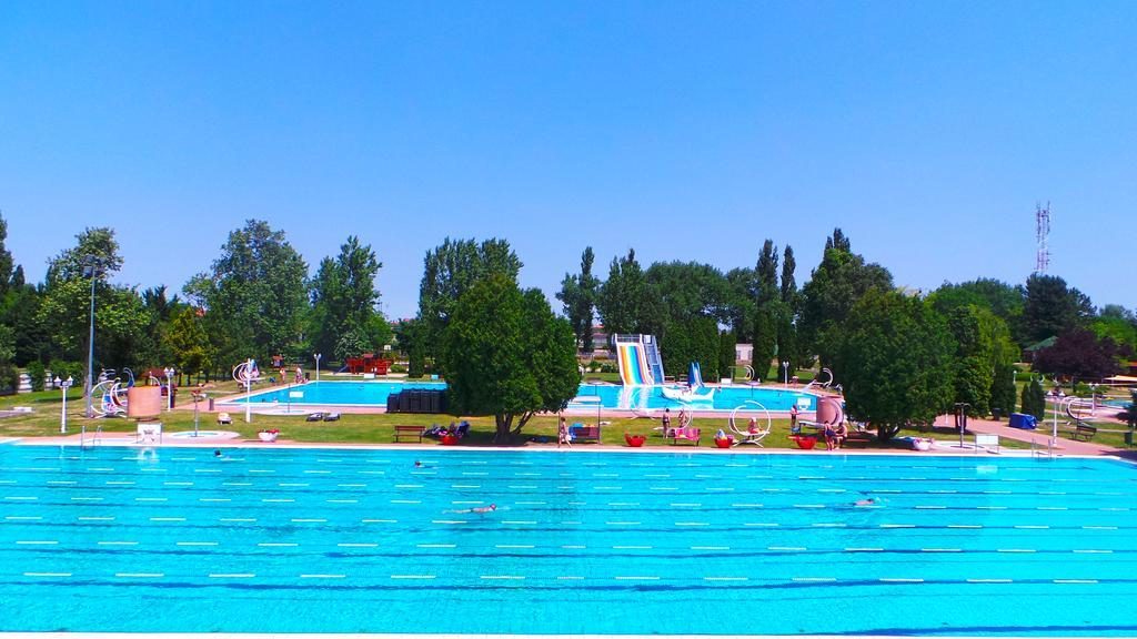 Hotel Forras Komárom Dış mekan fotoğraf