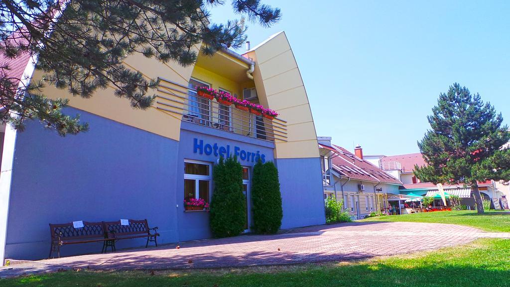 Hotel Forras Komárom Dış mekan fotoğraf